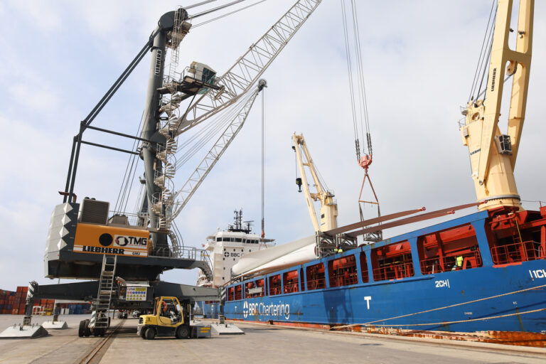 2023 08 18 Exportacion 30 palas 622m Integral Shipping TMG 22 768x512