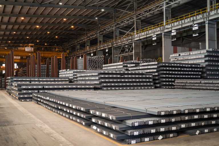 6 Stock de comerciales y corrugado al fondo 768x512